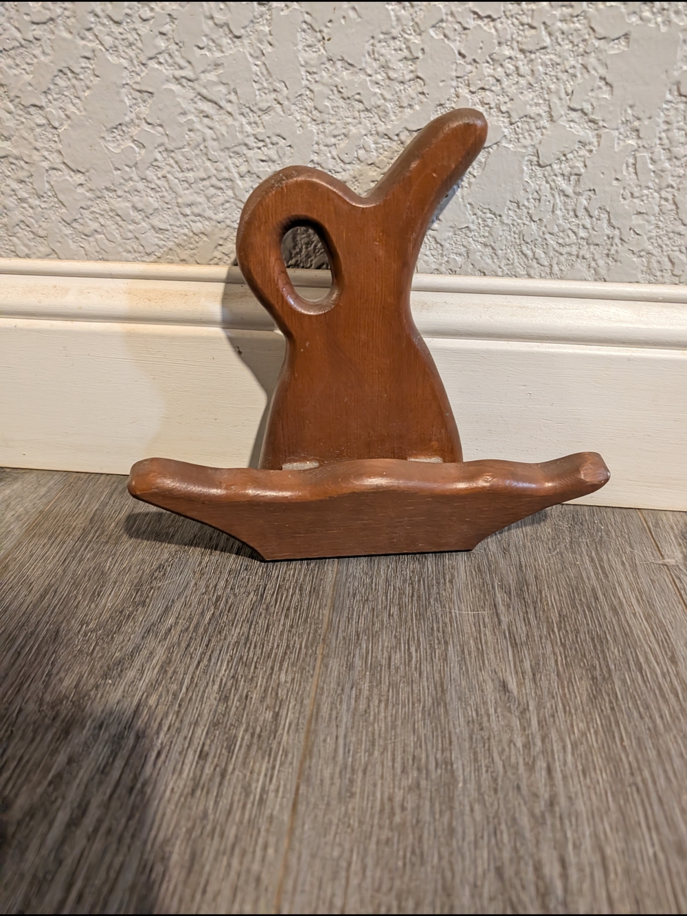 Wooden Wall-Mounted Picture And Bowl Look in Warm Brown